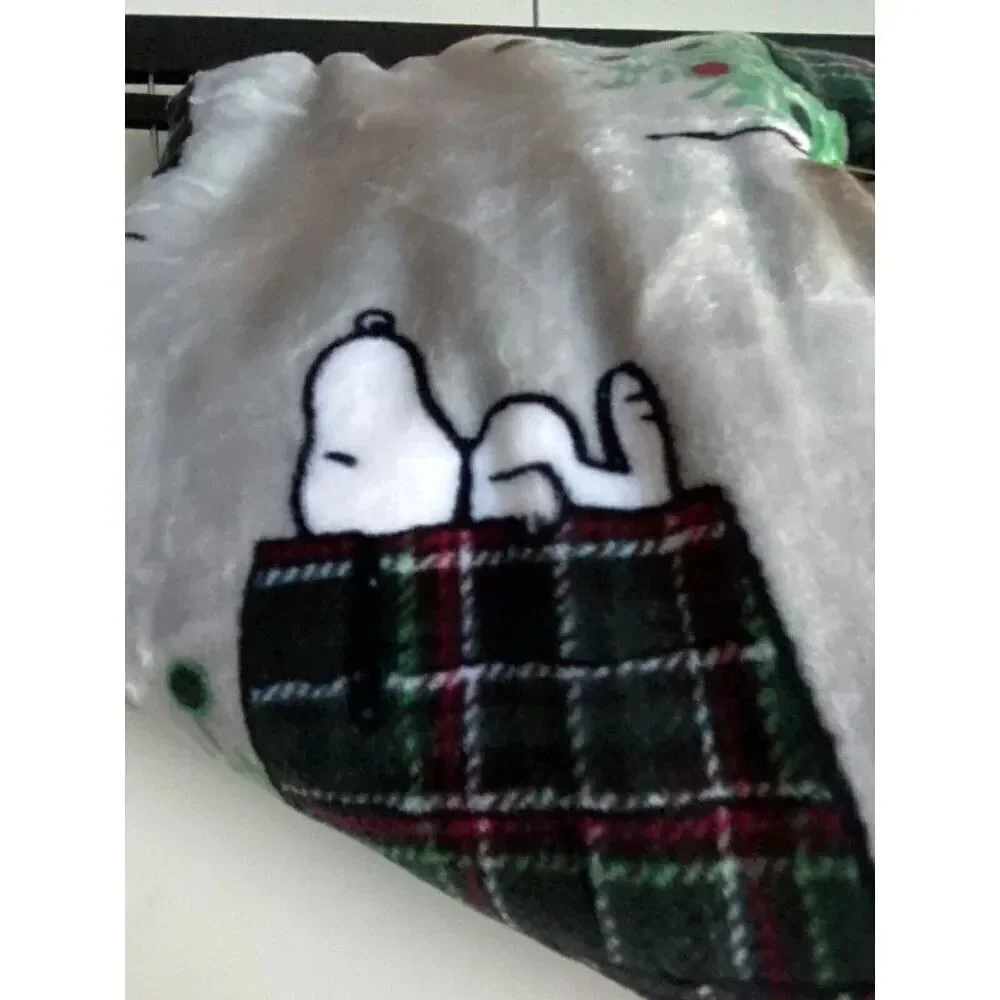 Peanuts Snoopy‎ Plaid Doghouse Christmas Tree VelvetLoft Throw Blanket 50 X 70”